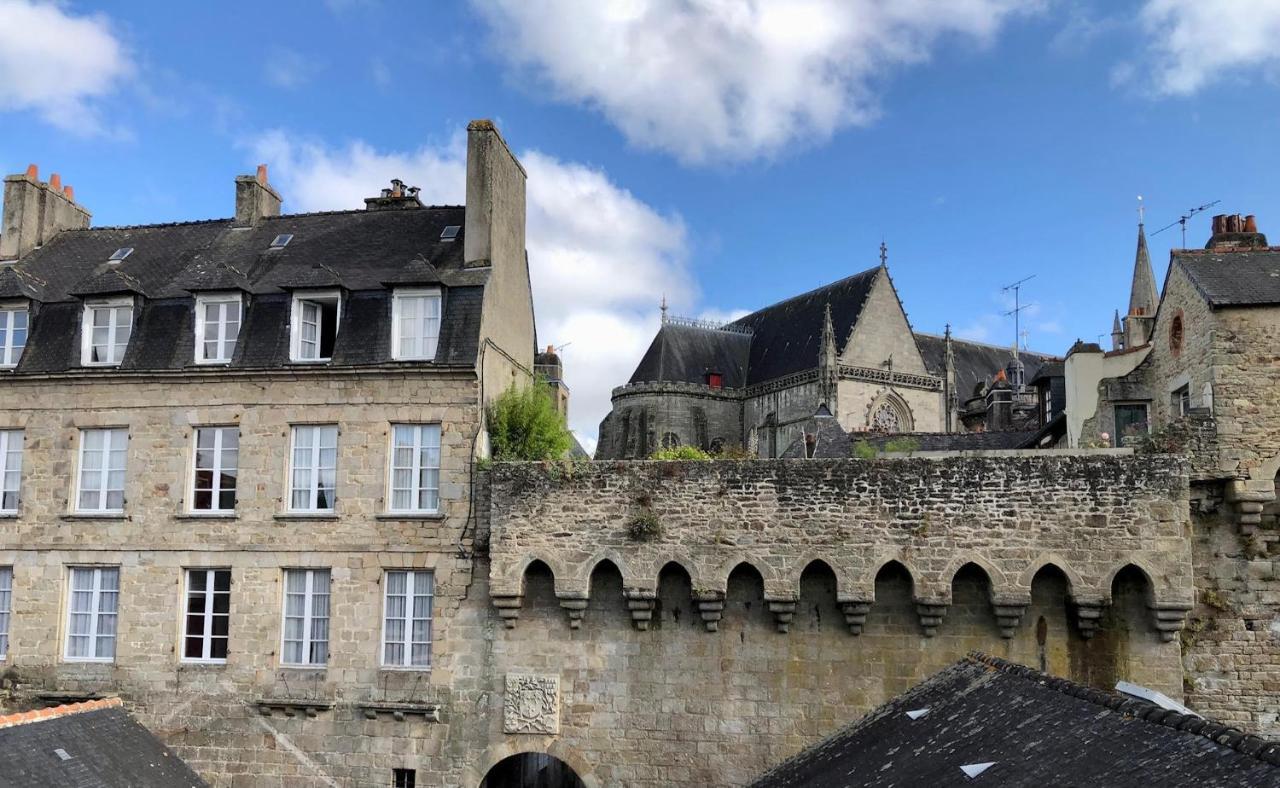 Au Coeur De Vannes - Vue Sur Les Remparts - 2 Ch Bagian luar foto